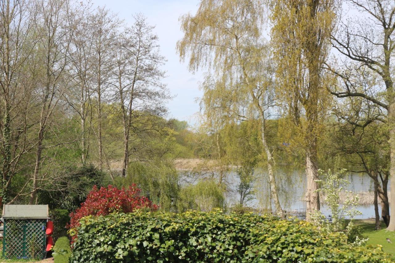 Am Schwanensee * Plön